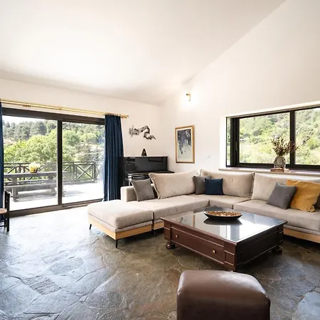 Petra Kazarma Villa *