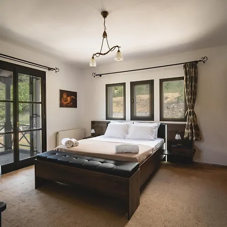 Villa Petra Kazarma *