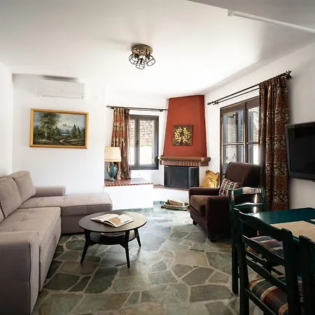 Petra Kazarma Villa Kími