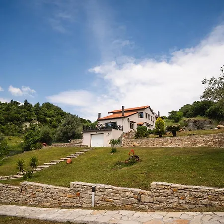 Villa Petra Kazarma Kími